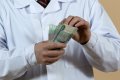 В Поморье более 7 тысяч медицинских работников получают специальные социальные выплаты